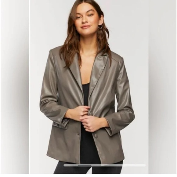 Forever 21 Peak Lapel Faux Leather Blazer - Picture 1 of 11
